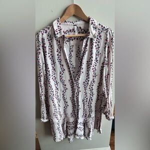 Women’s floral long sleeve dress w/ buttons